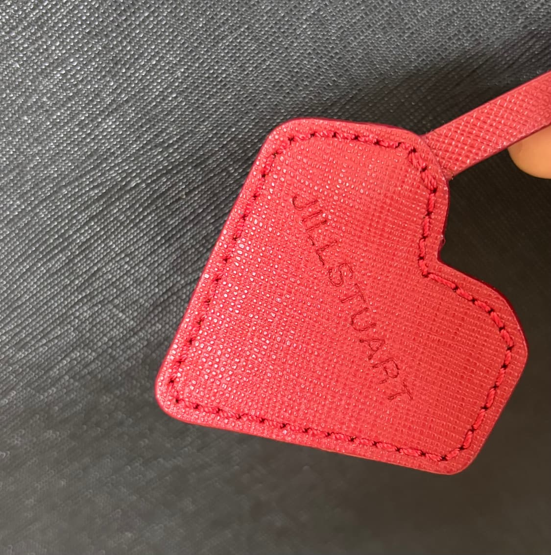 질스튜어트 하트참 블랙 라지 쇼퍼백 상품이미지3