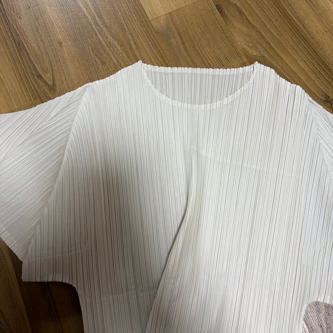 플리츠 라운드넥 탑 아이보리 상품이미지3