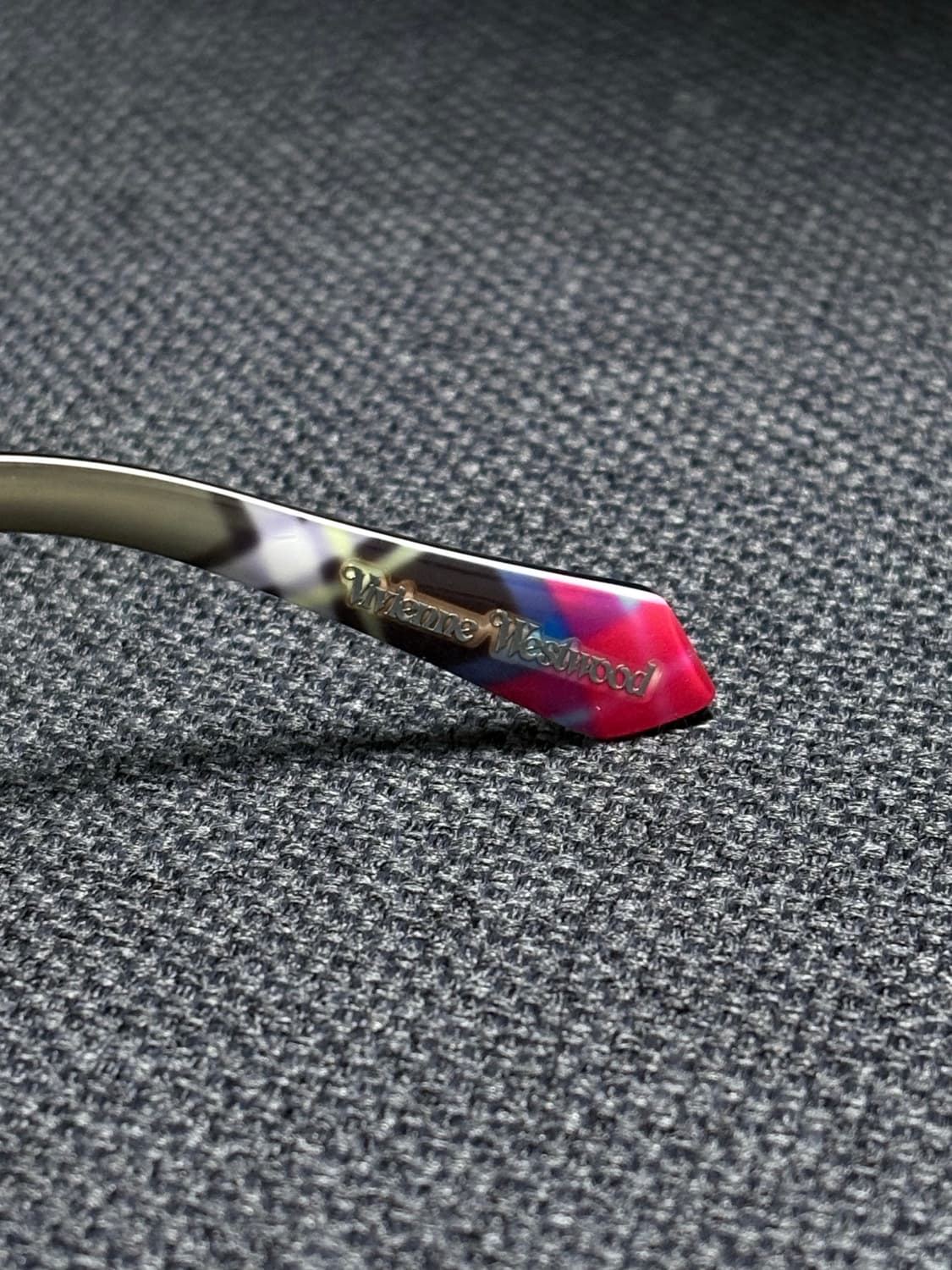 비비안웨스트우드 체크 뿔테 안경 (블루라이트 렌즈) 상품이미지3