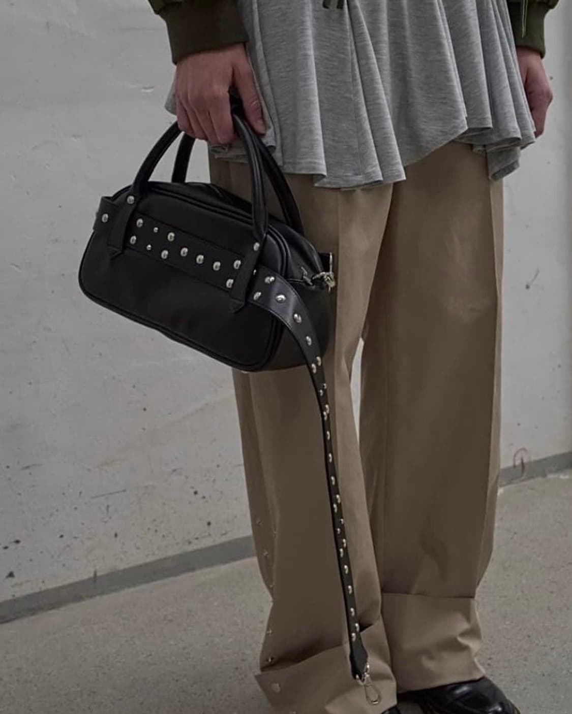 LCDC STUD-STRAP BAG (BLACK) 상품이미지1