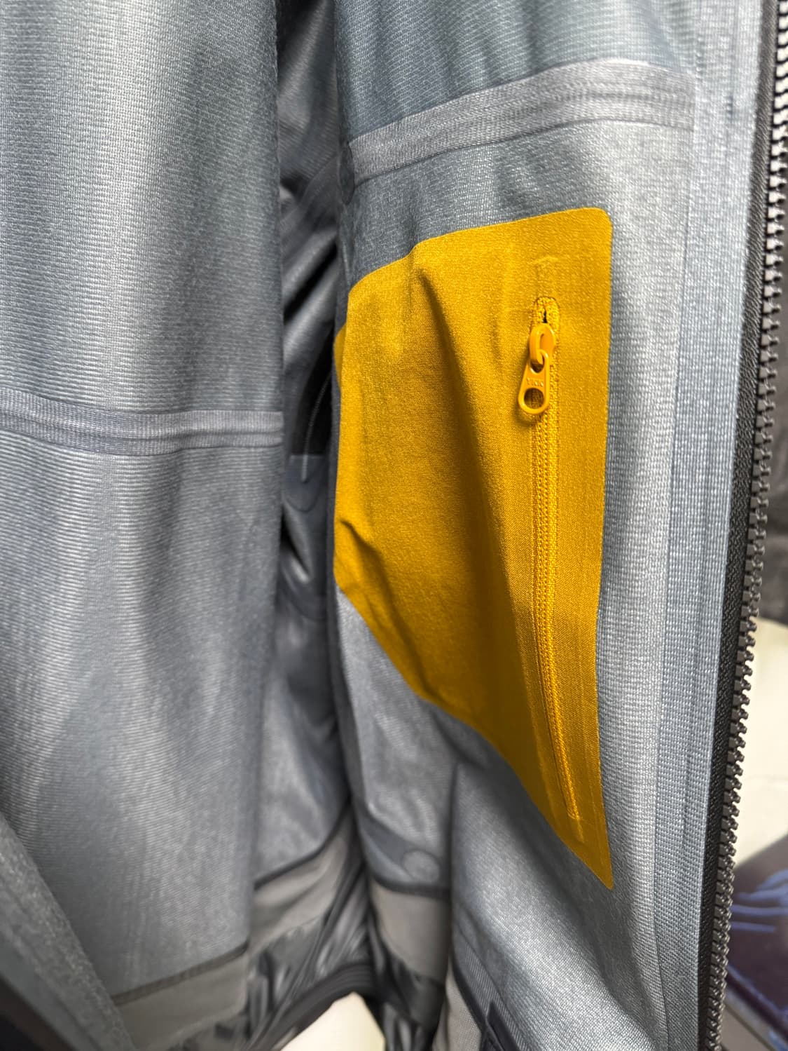 아크테릭스 바람막이 세이버AR 새상품 L 상품이미지7