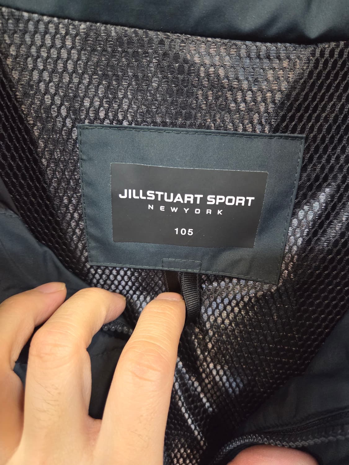 질스튜어트 스포츠 프린팅로고 푸퍼 숏패딩 xl 딥그린  상품이미지4