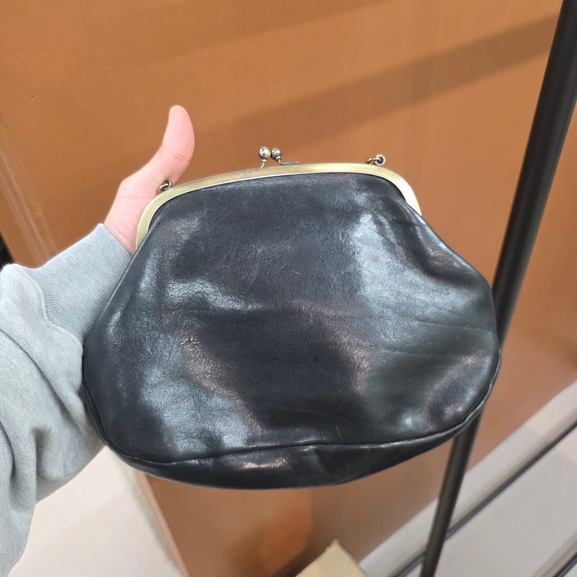캐피탈 가죽 숄더백 상품이미지2