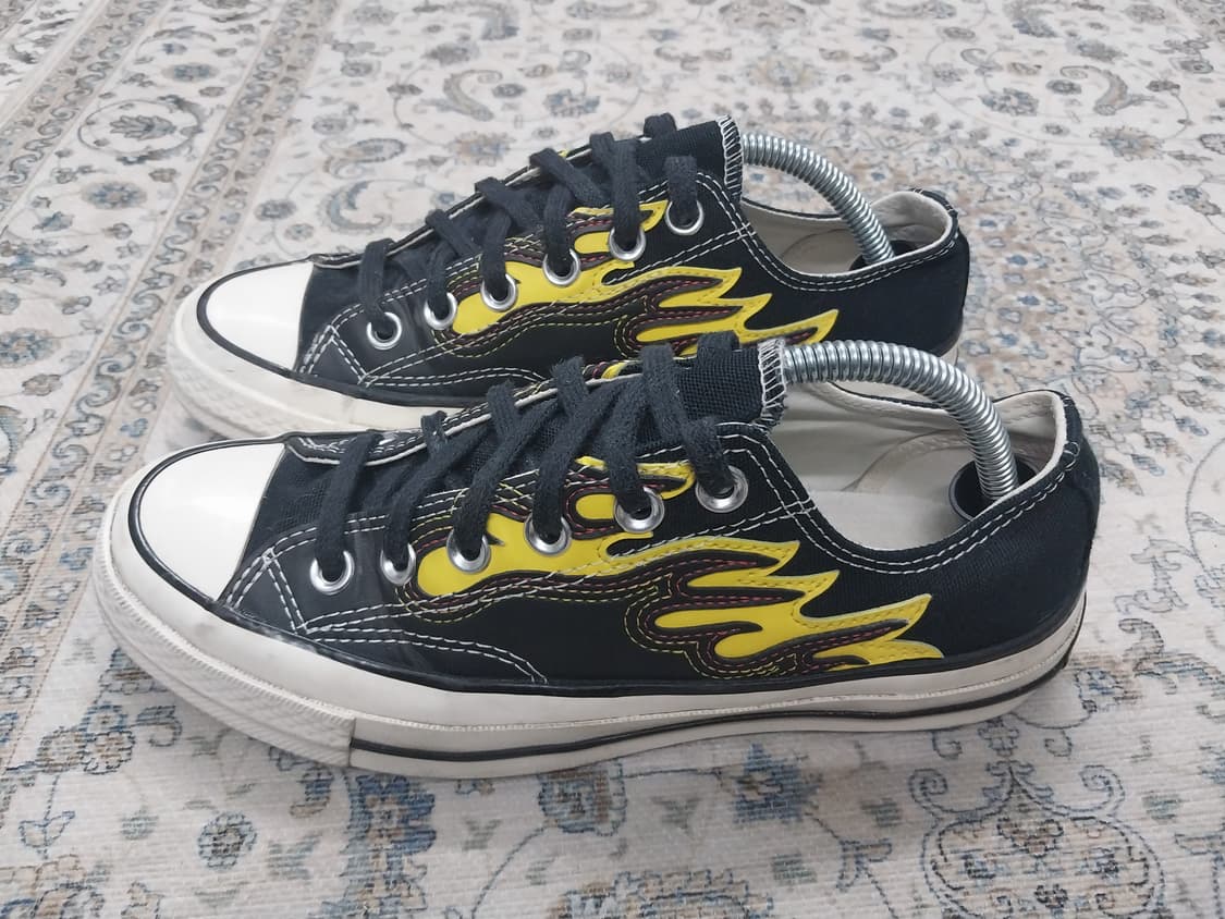 컨버스 척테일러 블랙 불꽃 로우 스니커즈 4.5 (235-240mm) 상품이미지4