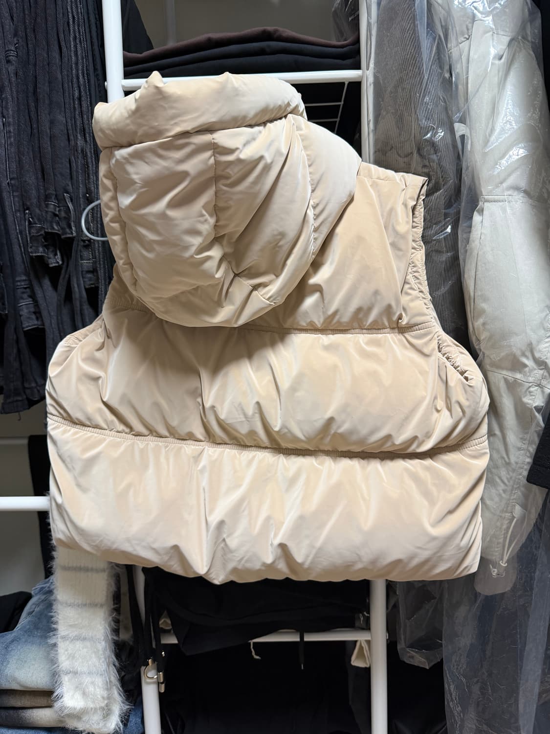 코오롱스포츠 글로시 숏다운(조끼패딩) 상품이미지3