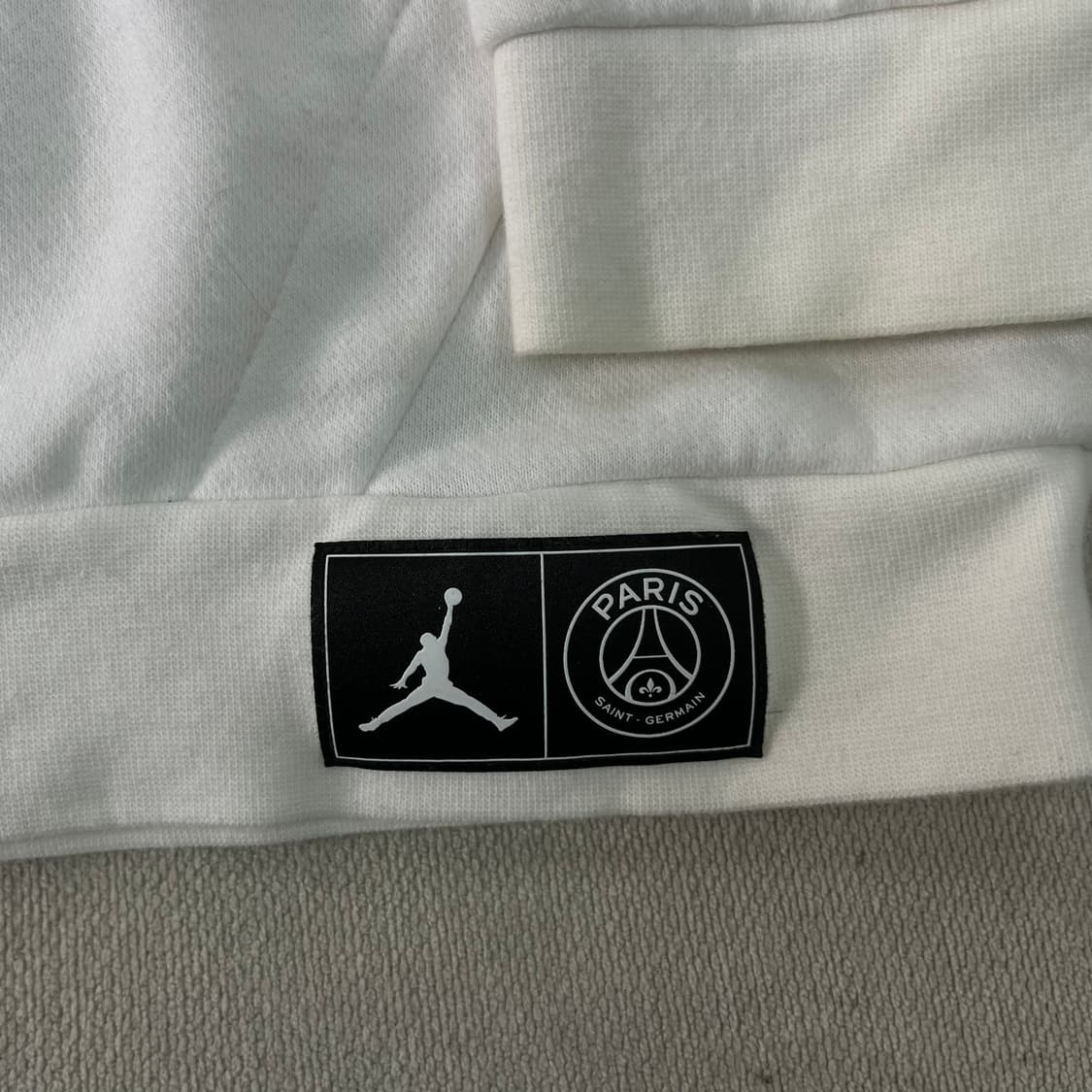 105 조던 파리생제르망 빅로고 화이트 후드티 상품이미지5