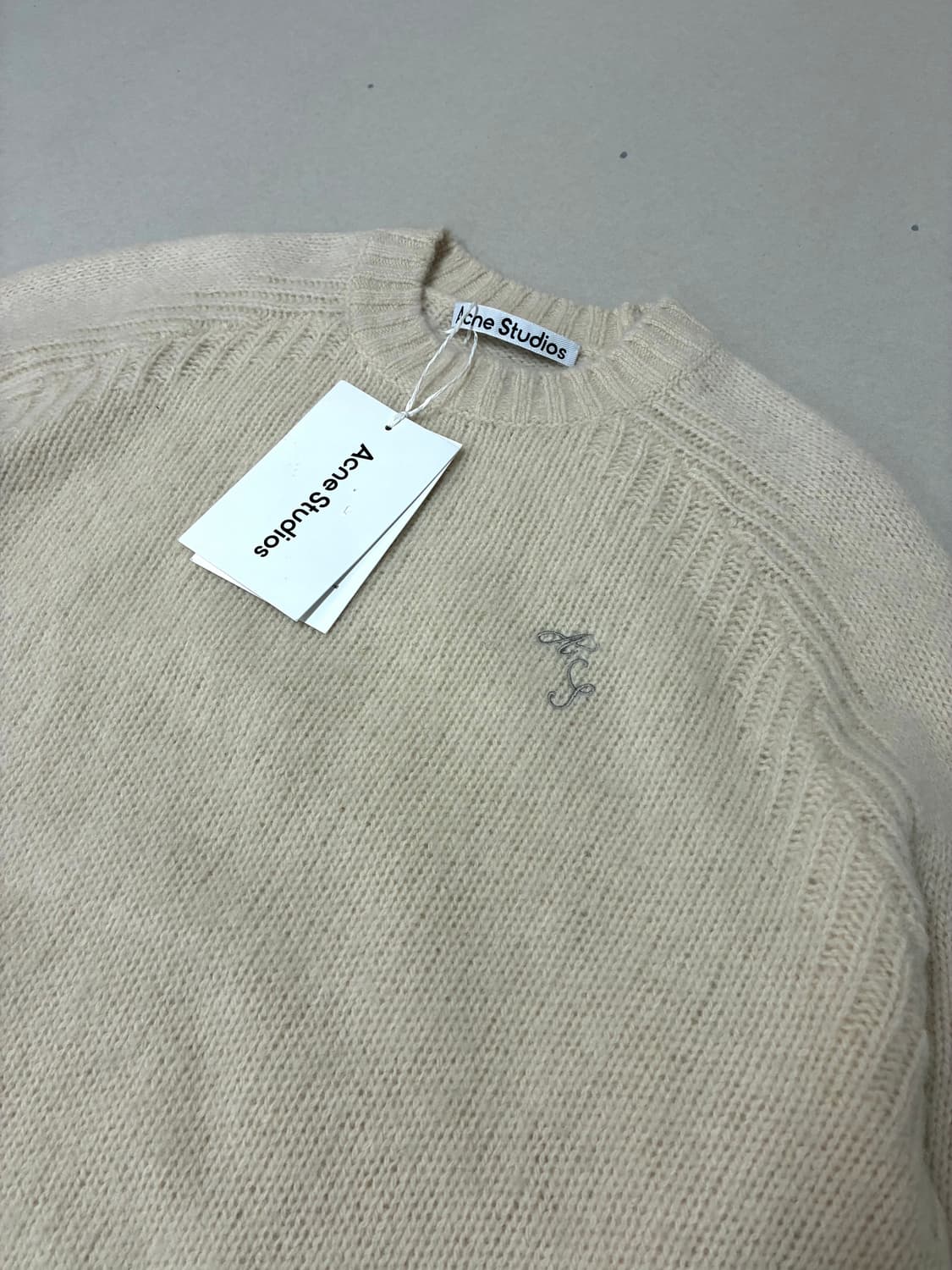아크네 스튜디오 크루넥 울 니트 점퍼 에크루컬러 S사이즈 상품이미지3