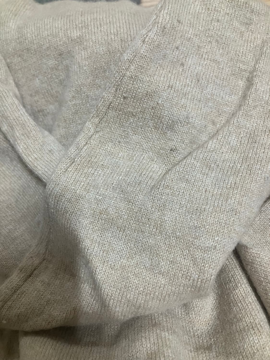 아베크롬비 베이지 브이넥 니트 상품이미지3