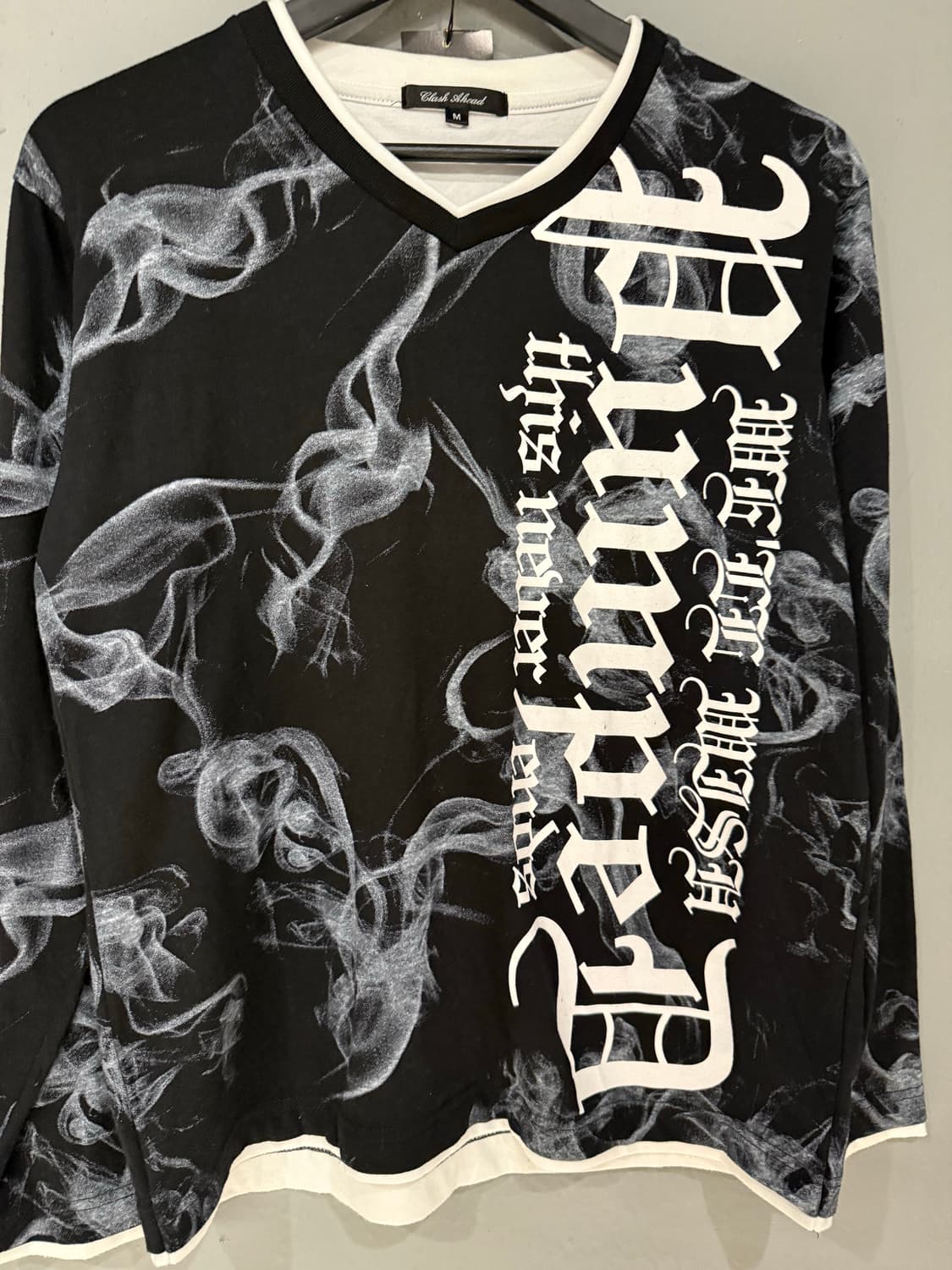 Clash Ahead smoke lettering long sleeve 상품이미지5