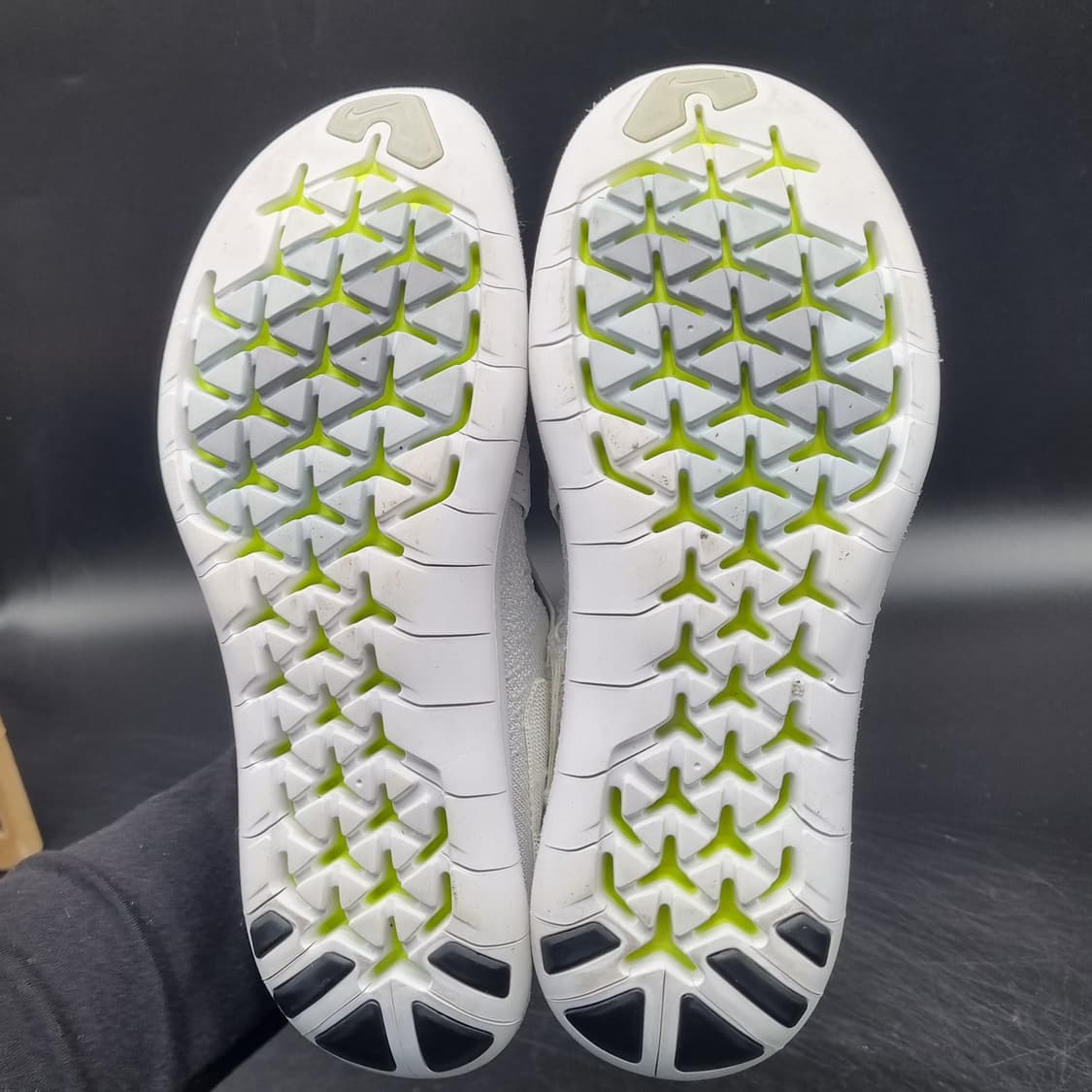 나이키 프리런 모션 플라이니트운동화240 상품이미지3