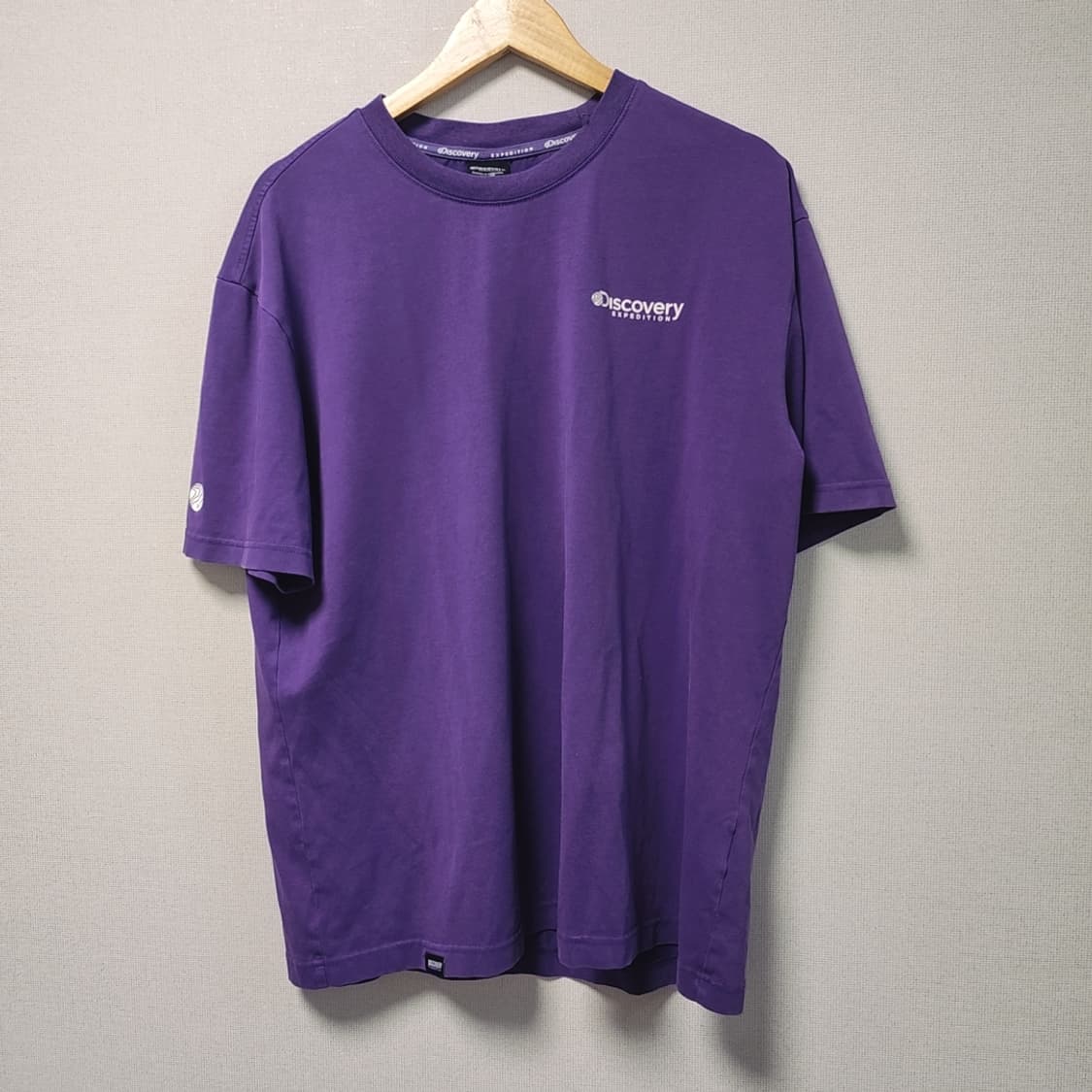 [105] 디스커버리 퍼플 반팔 티셔츠 상품이미지1
