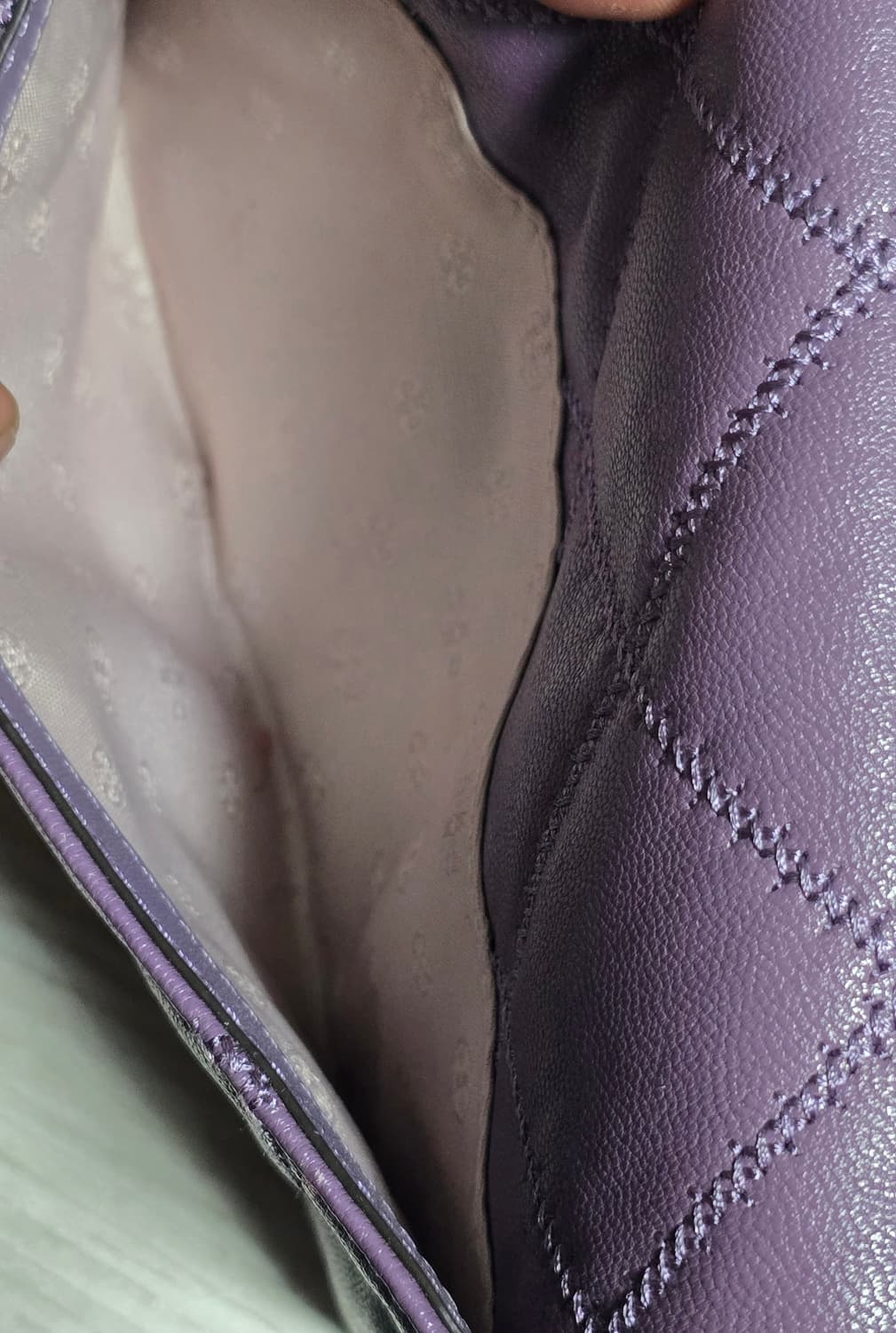 토리버치 크로스백 라벤더색 상품이미지4