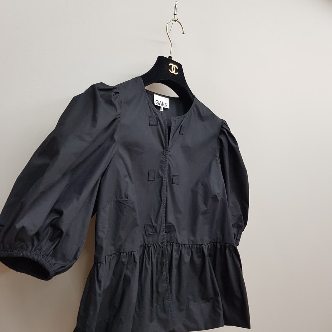 가니 퍼프 슬리브 플레어 블라우스 36사이즈 상품이미지3