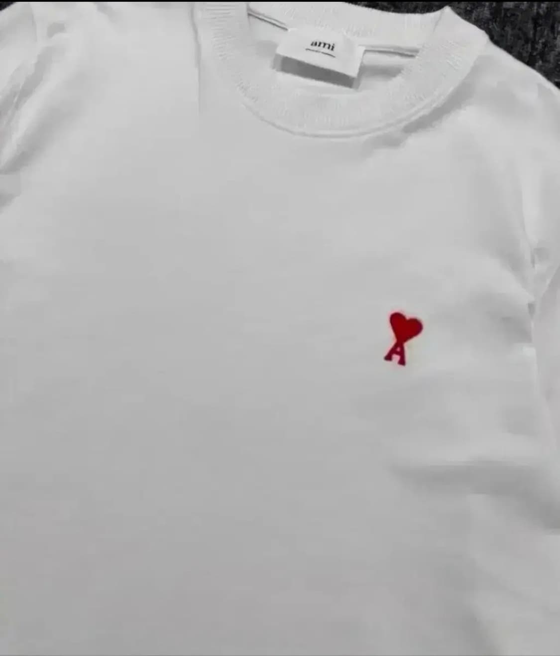아미 스몰 하트 롱슬리브 상품이미지3