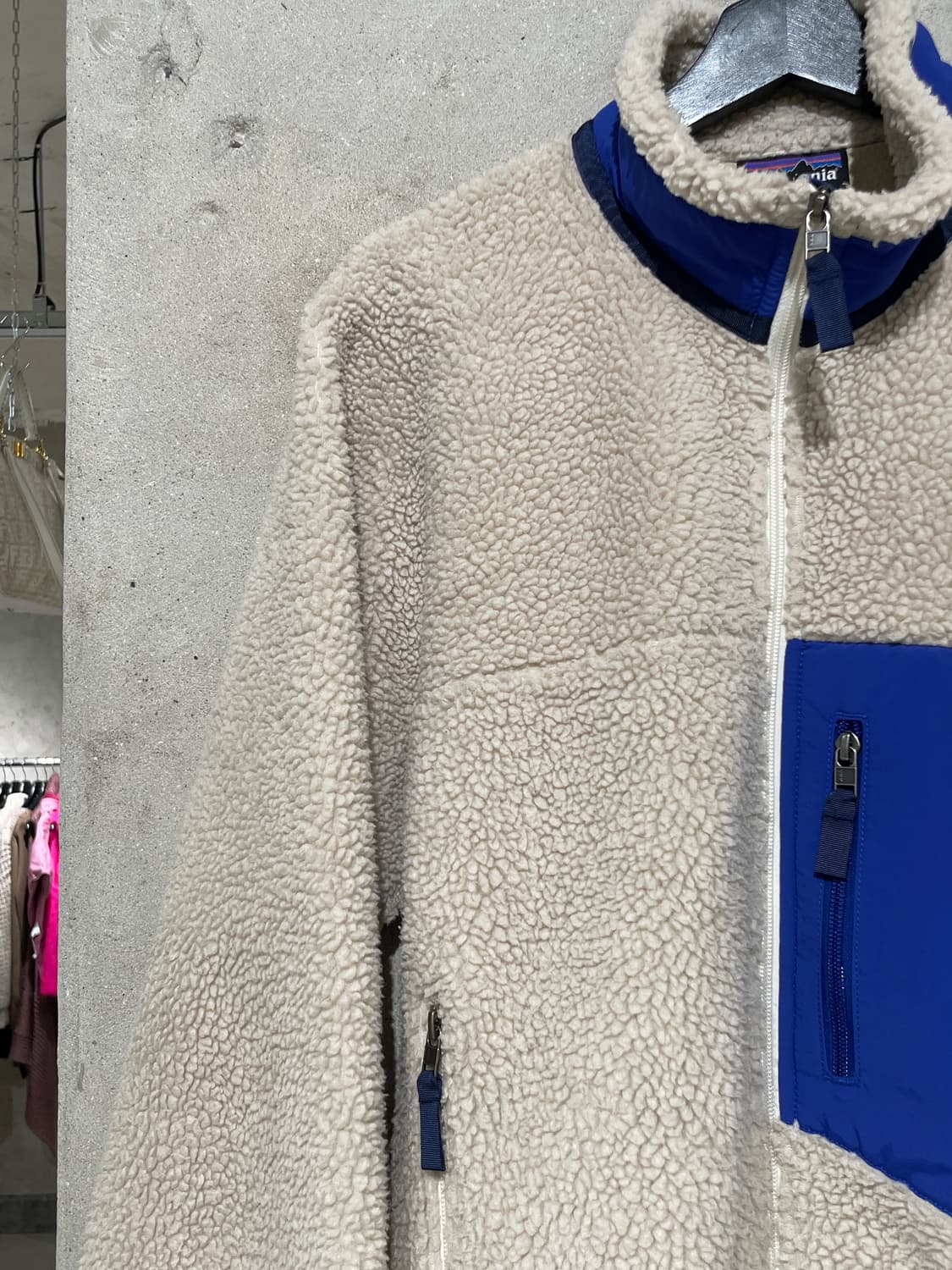 파타고니아 라이트 베이지 클래식 레트로-X 플리스 상품이미지2