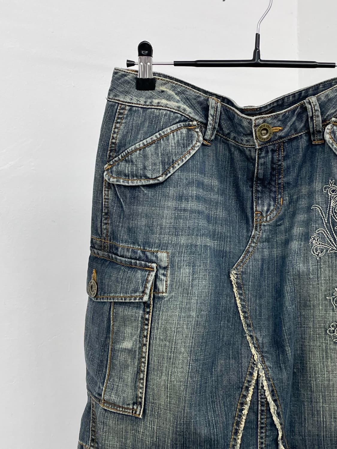 데님 절개 자수 미디 스커트  상품이미지6