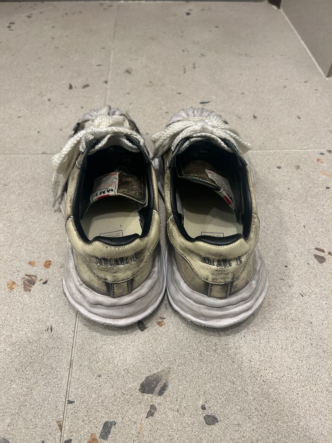 미하라 야스히로 블레이키 OG 솔 브러쉬드 페이턴트 44 상품이미지3