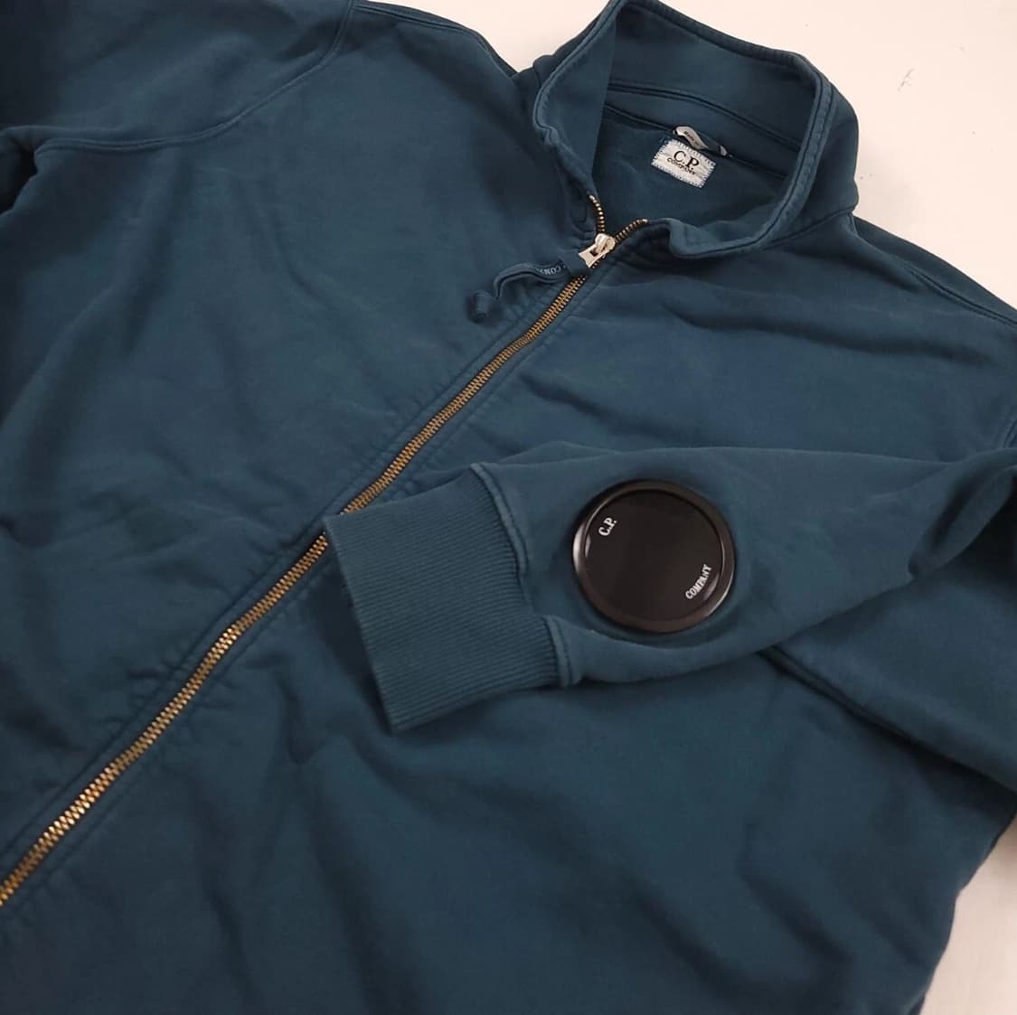  C.P. 컴퍼니 렌즈 집업 스웻셔츠 상품이미지2