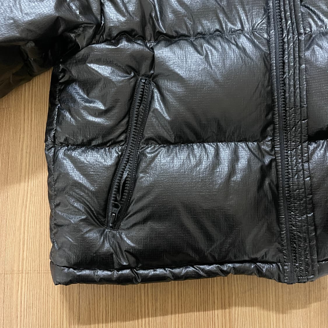 마뗑킴 마땡킴 블랙 유광 숏패딩 S 닝닝 패딩 상품이미지4