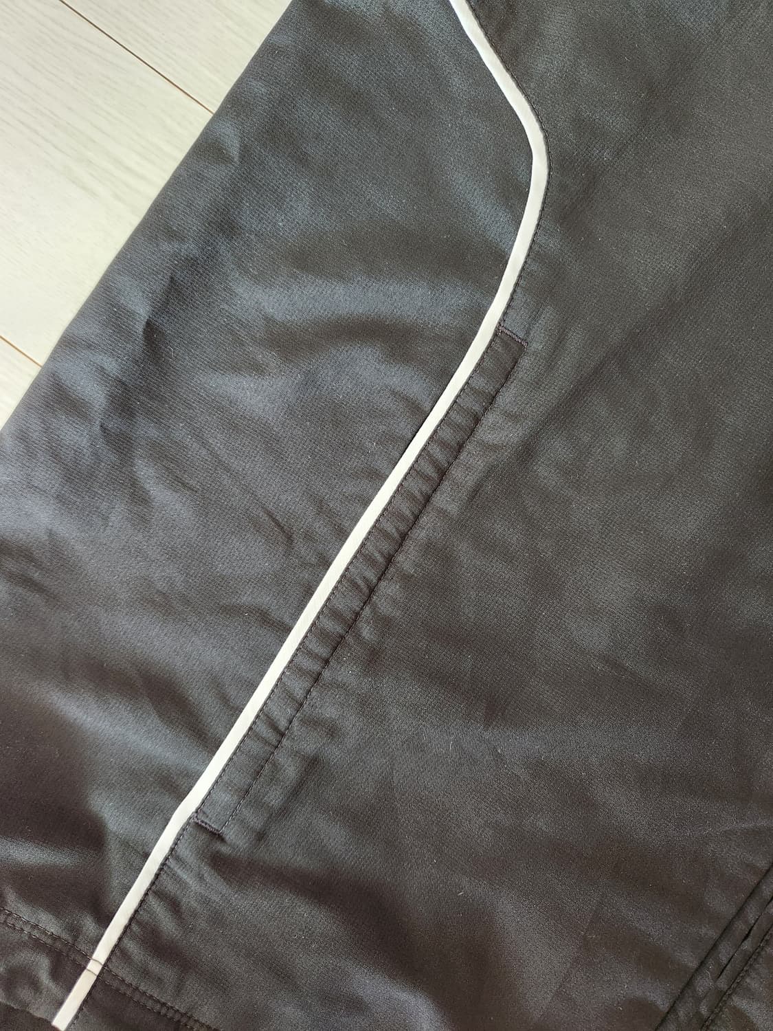 나이키 우븐 바람막이 자켓 사이즈xl

자크에 고무떨어짐과 소매 고무늘어 상품이미지7