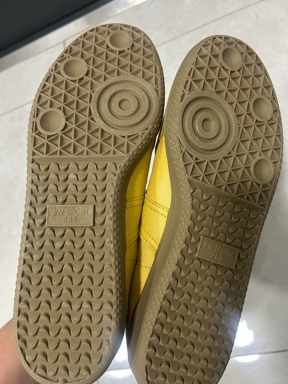 리오파 옐로우 새상품 41사이즈(265)  상품이미지5