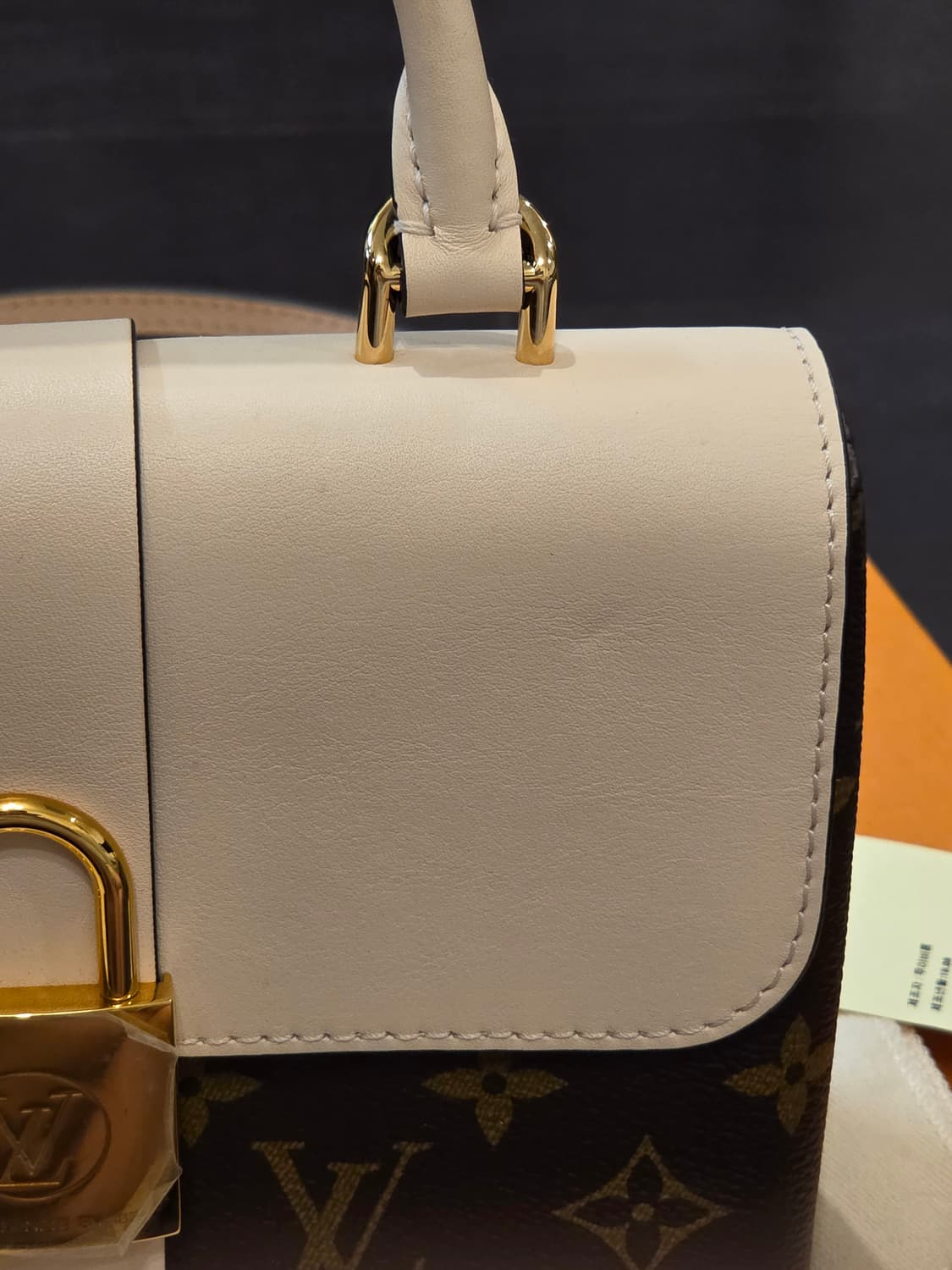 루이비통 록키BB 토트 숄더백 단종모델 아이보리 상품이미지5