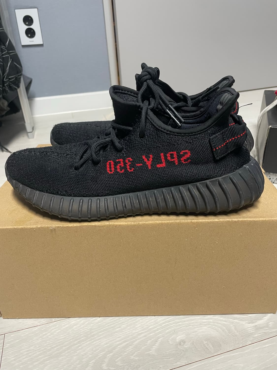 이지부스트350 v2 브레드 상품이미지6