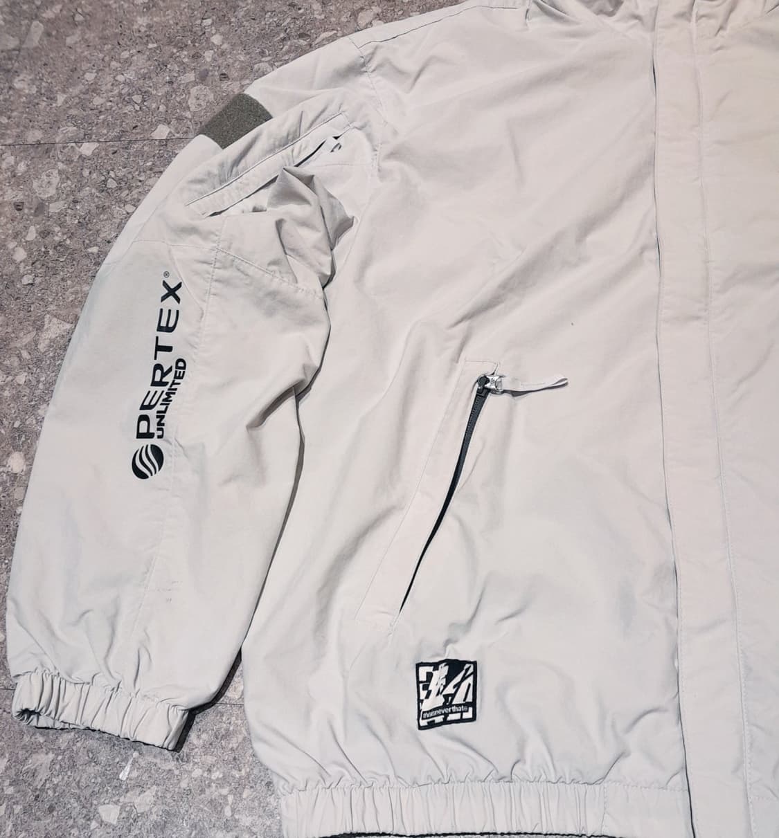 💥디스이즈네버댓 퍼텍스 자켓 실버그레이 (L)   상품이미지6