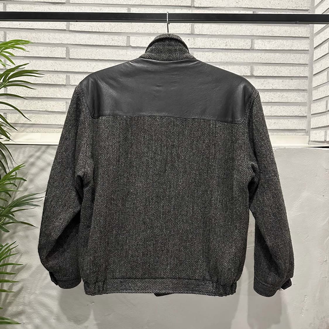 버버리 헤링본 울 자켓 레더 숄더 요크 투포켓 하이넥 디테일 그레이 상품이미지3