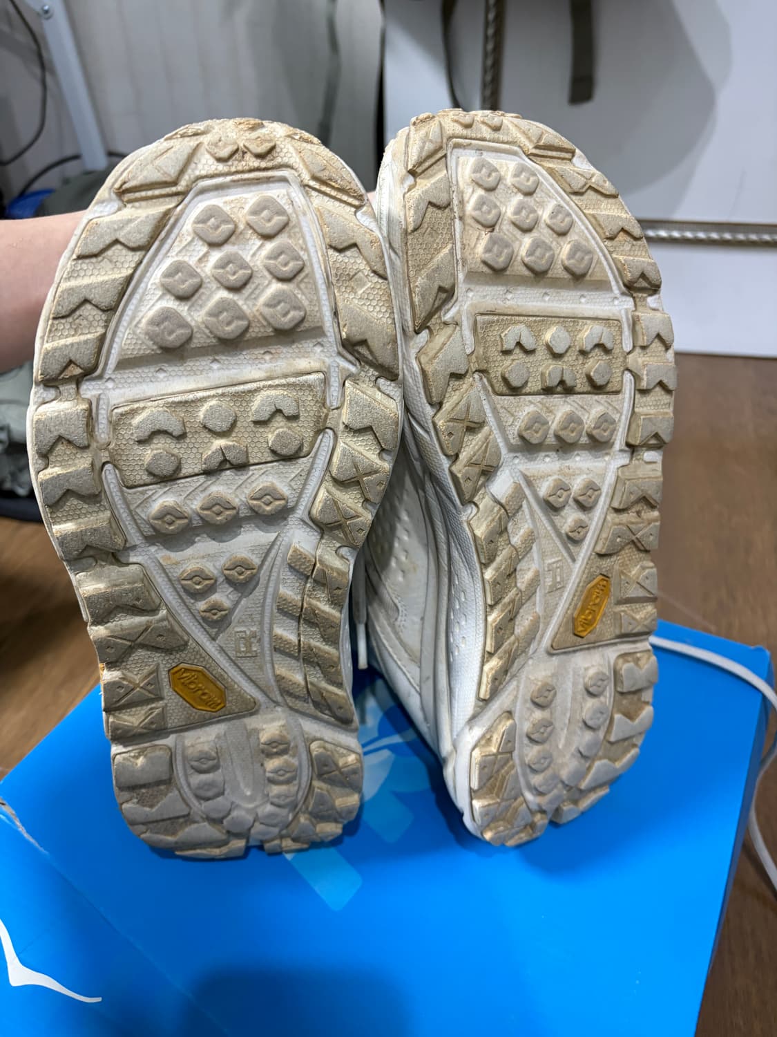 호카 x 오프닝 세레모니 토르 울트라 하이 270 상품이미지4