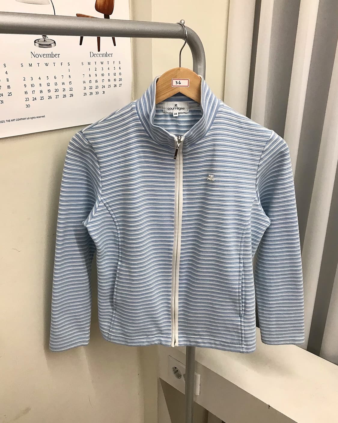 꾸레쥬 로고 단가라 집업 상품이미지1