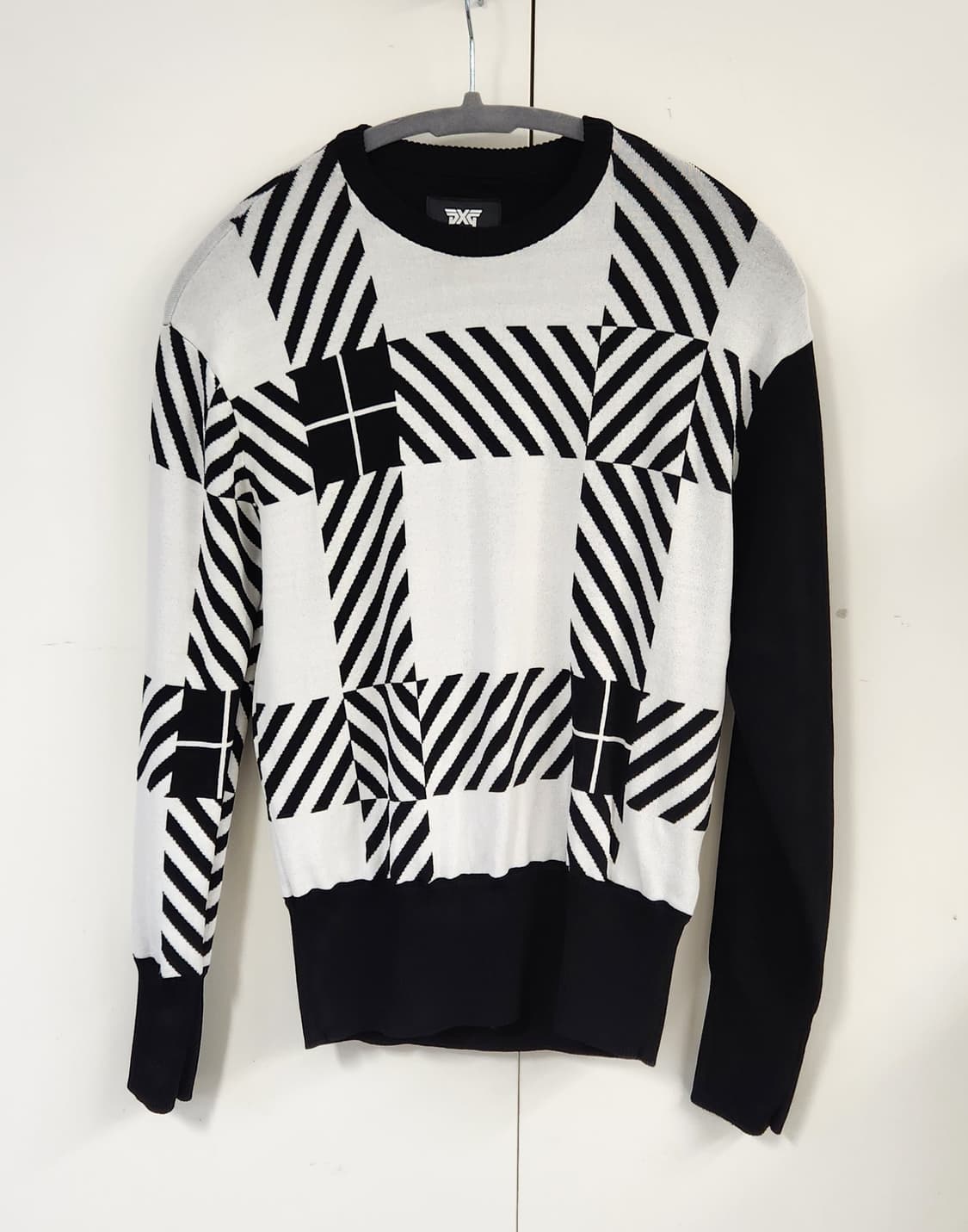 PXG 골프 블랙 앤 화이트 패턴 니트 XS 상품이미지1