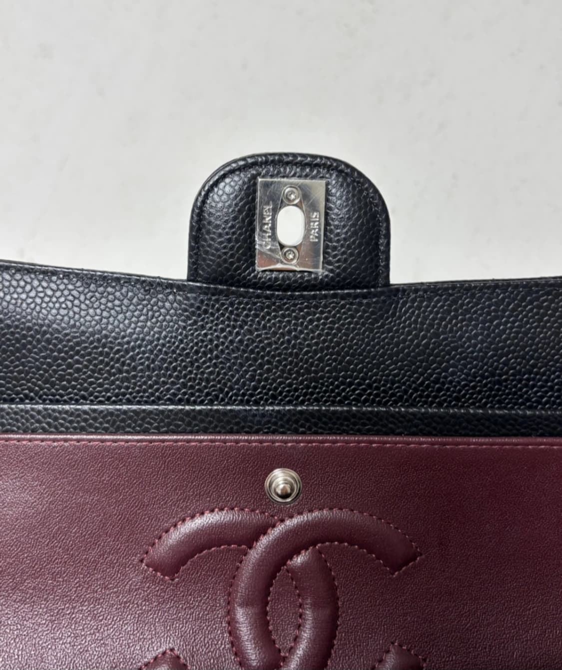 (정품)샤넬 클래식 캐비어 미듐 은장 가방 상품이미지6