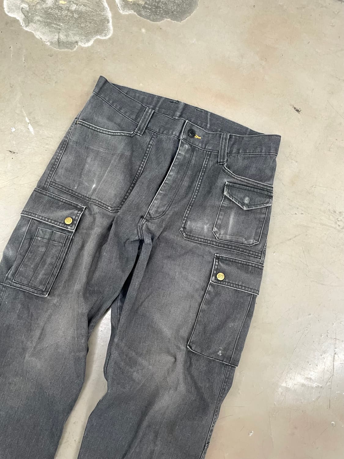 Black denim Pocket Detail Cargo Pants 상품이미지4