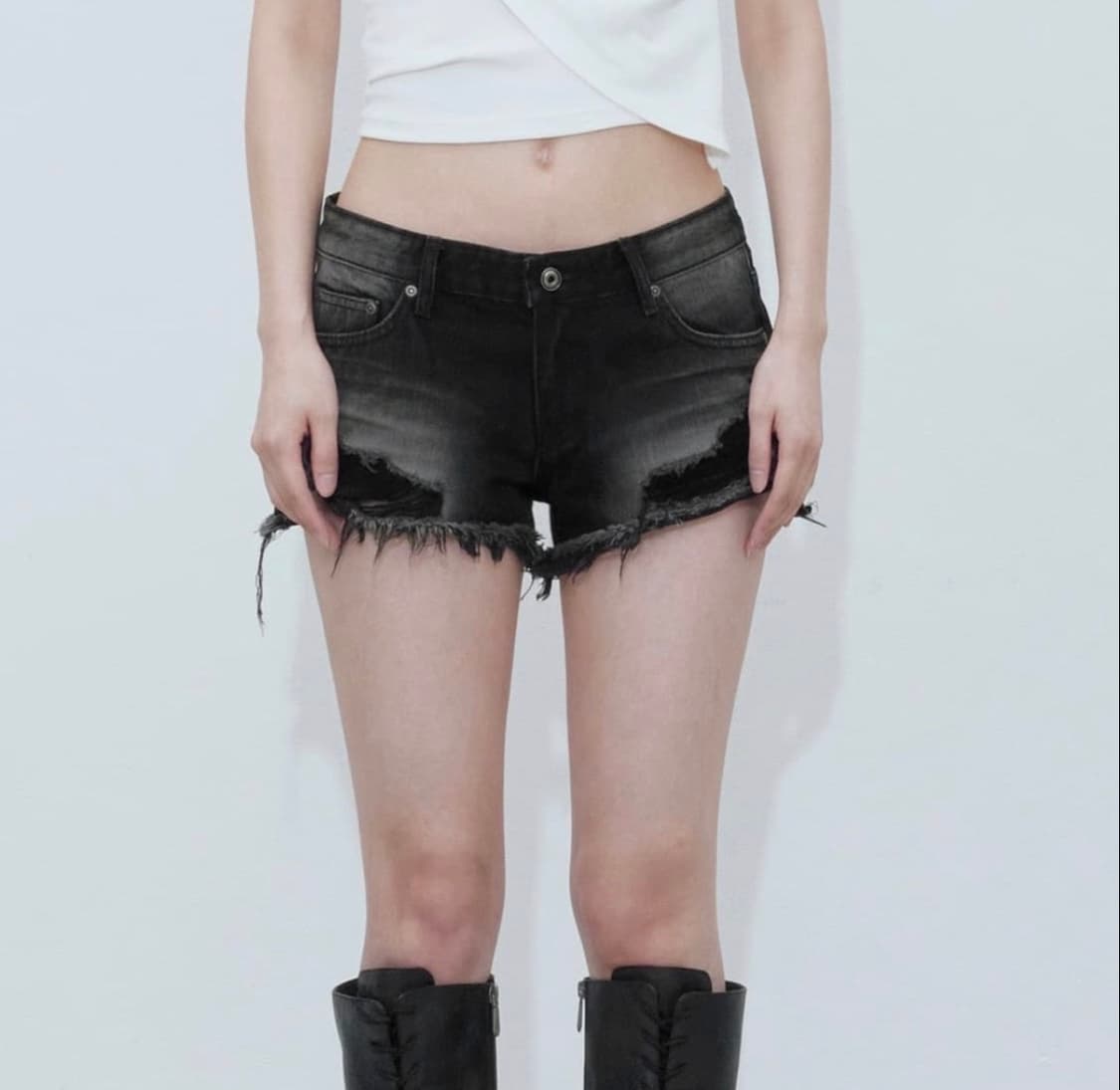 보헤미안서울 darkness low waist shorts M 상품이미지1