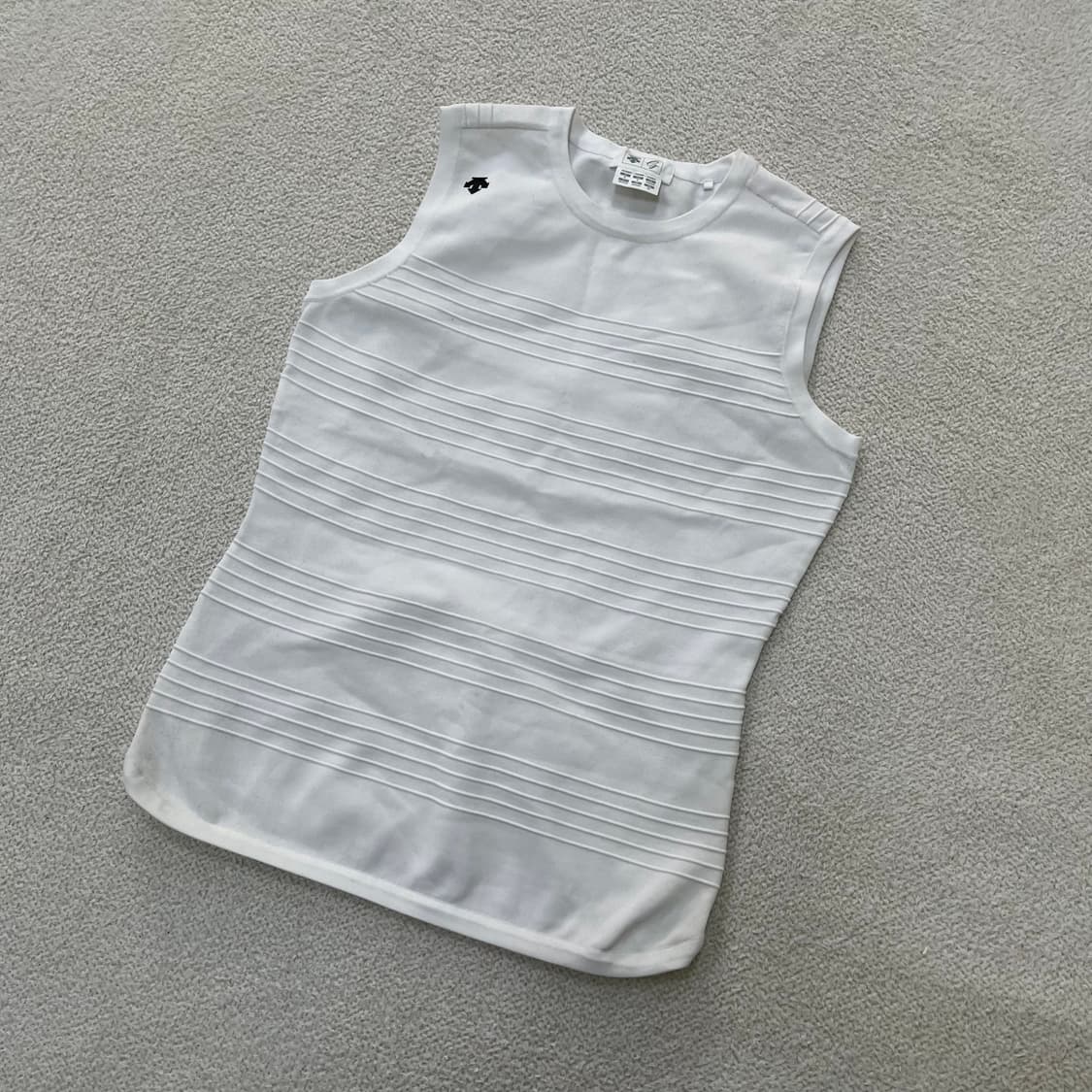 85 데상트 여성 골프 민소매 0401M 상품이미지1