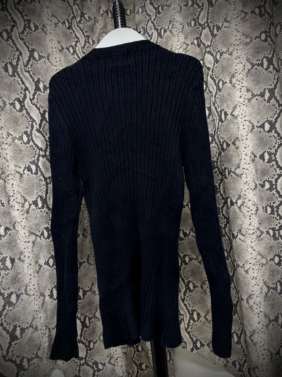 [Minimal Y2K]V-Neck Black Slim Fit Sleev 상품이미지8