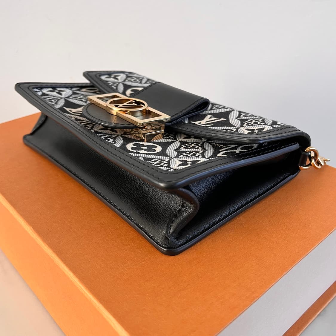 [한정판/정품] 루이비통 1854 도핀 크로스백 가방 체인 지갑 상품이미지8