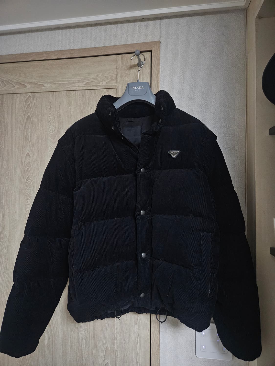 프라다 블랙 코듀로이 패딩 자켓 M 상품이미지1