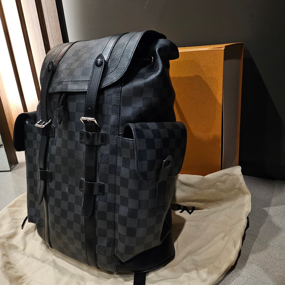 루이비통 크리스토퍼 다미에 포켓 레더 벡팩 상품이미지5