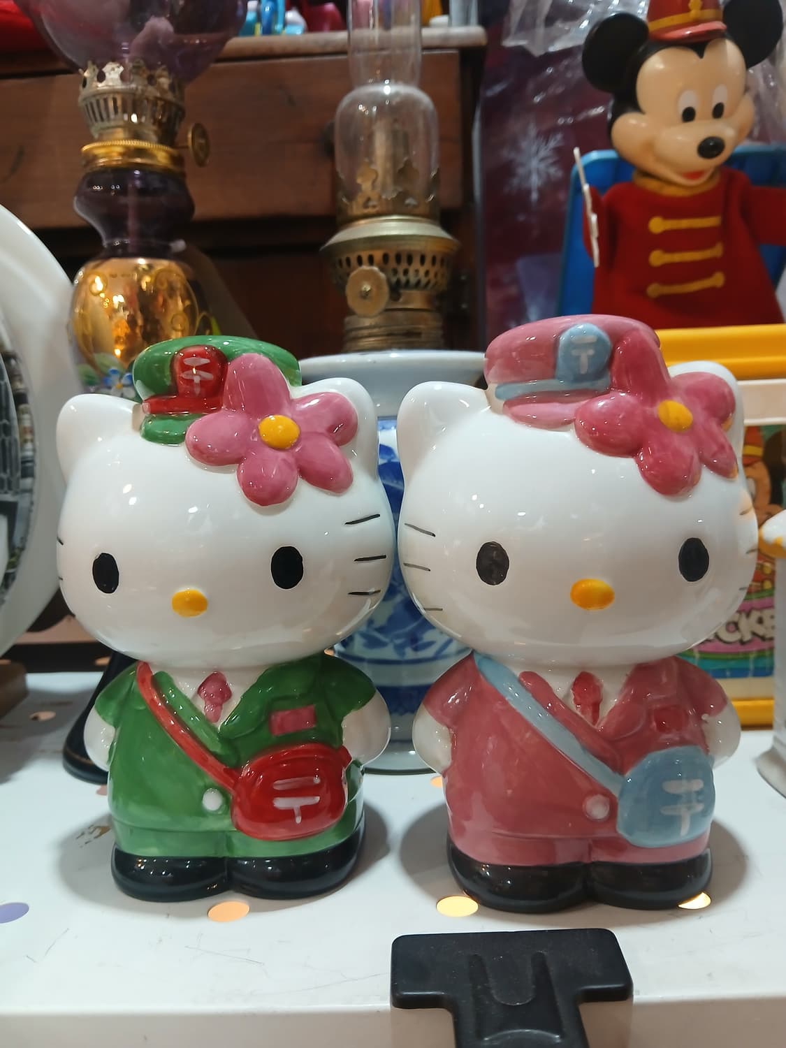 03년 빈티지 헬로키티 도자기 저금통 세트 (우체부 컨셉) 상품이미지1