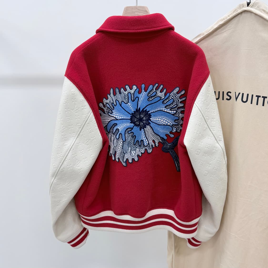 [S+급/54] 루이비통 x 쿠사마 야요이 한정 블루종 바시티 자켓 상품이미지4