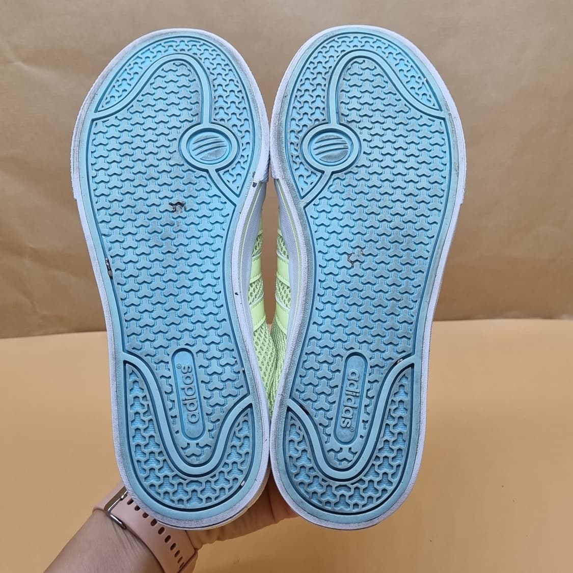 아디다스 네오 형광 여성스니커즈235. 상품이미지3