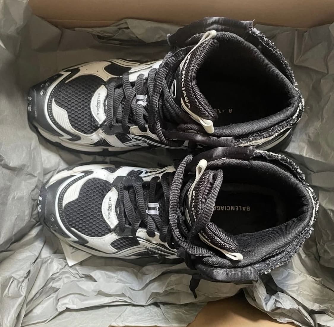 발렌시아가 뉴러너 하이 상품이미지3