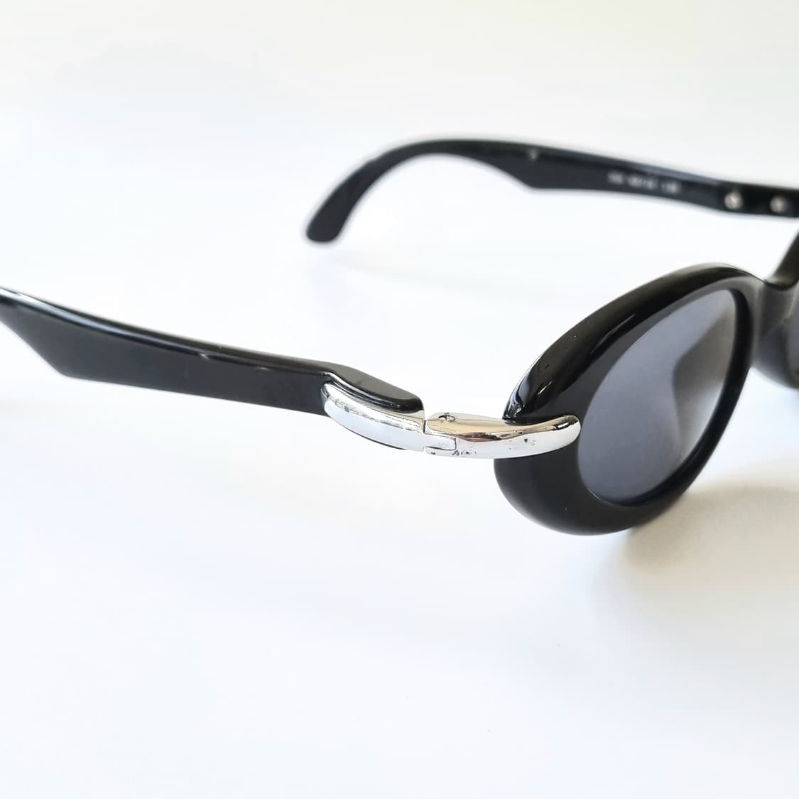 데드스탁  90년대 감성이 느껴지는 빈티지한 오벌 선글라스 상품이미지6