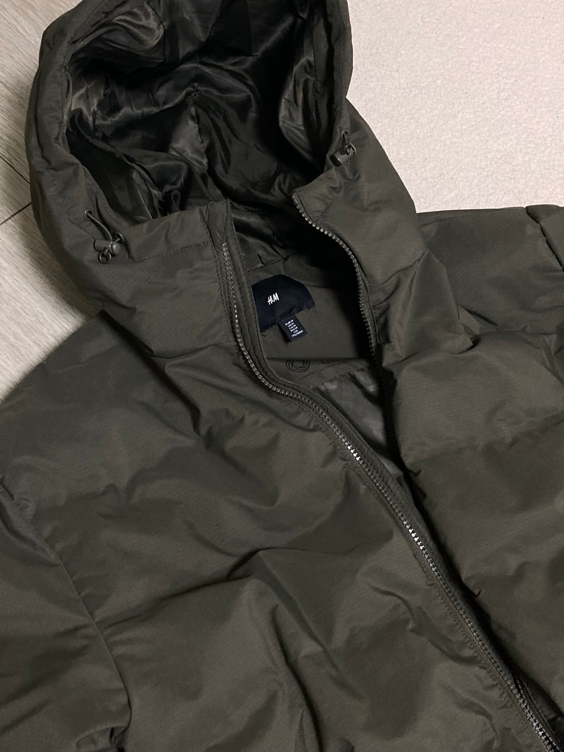 h&m 남자 레귤러핏 퍼프 재킷 판매 (다크 카키색상) 상품이미지2