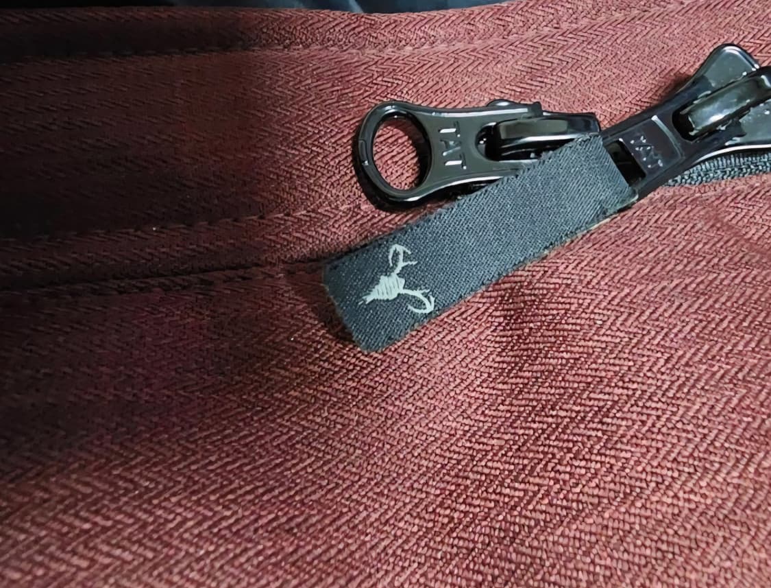 노비스 메리데스 버건디 캐나다화이트구스패딩 55  상태a급 상품이미지5