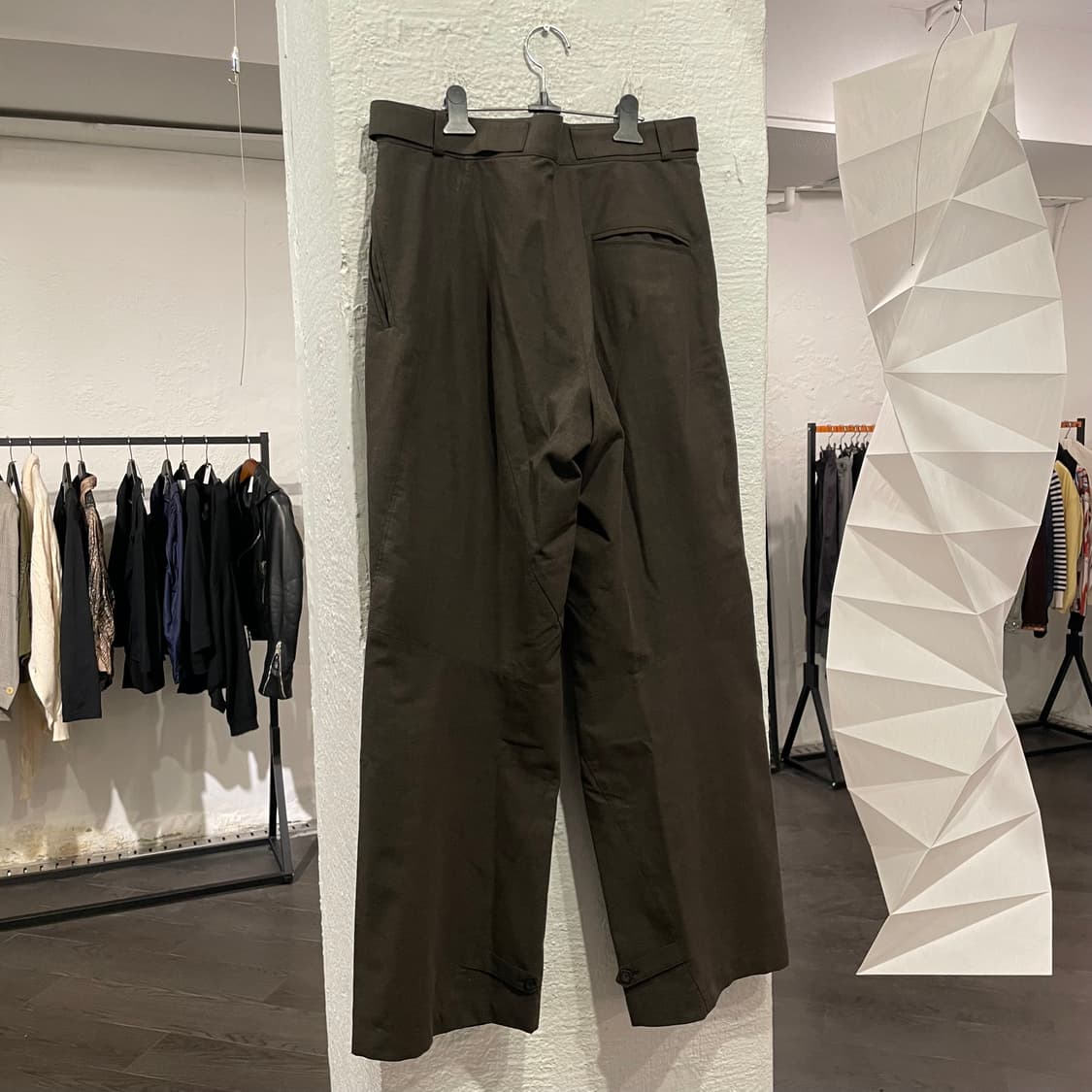 더 비리디안 (The Viridi-Anne) 24aw 샤크스킨 팬츠 상품이미지3