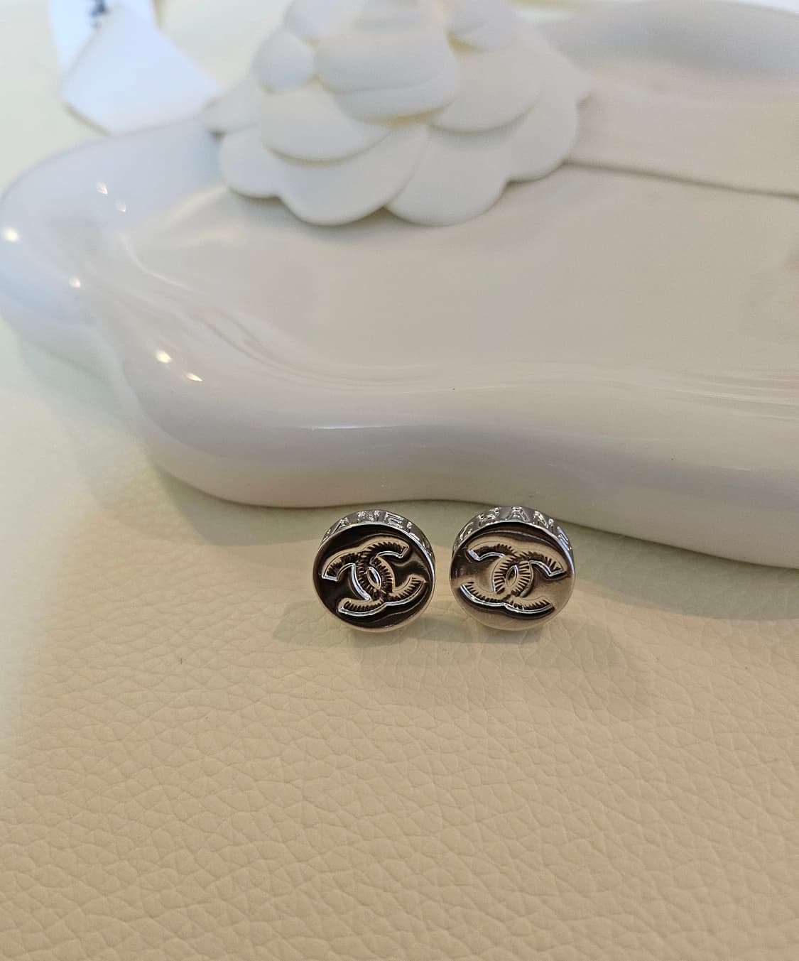 샤넬 코인단추 은장스터드 귀걸이 업사이클링  상품이미지7