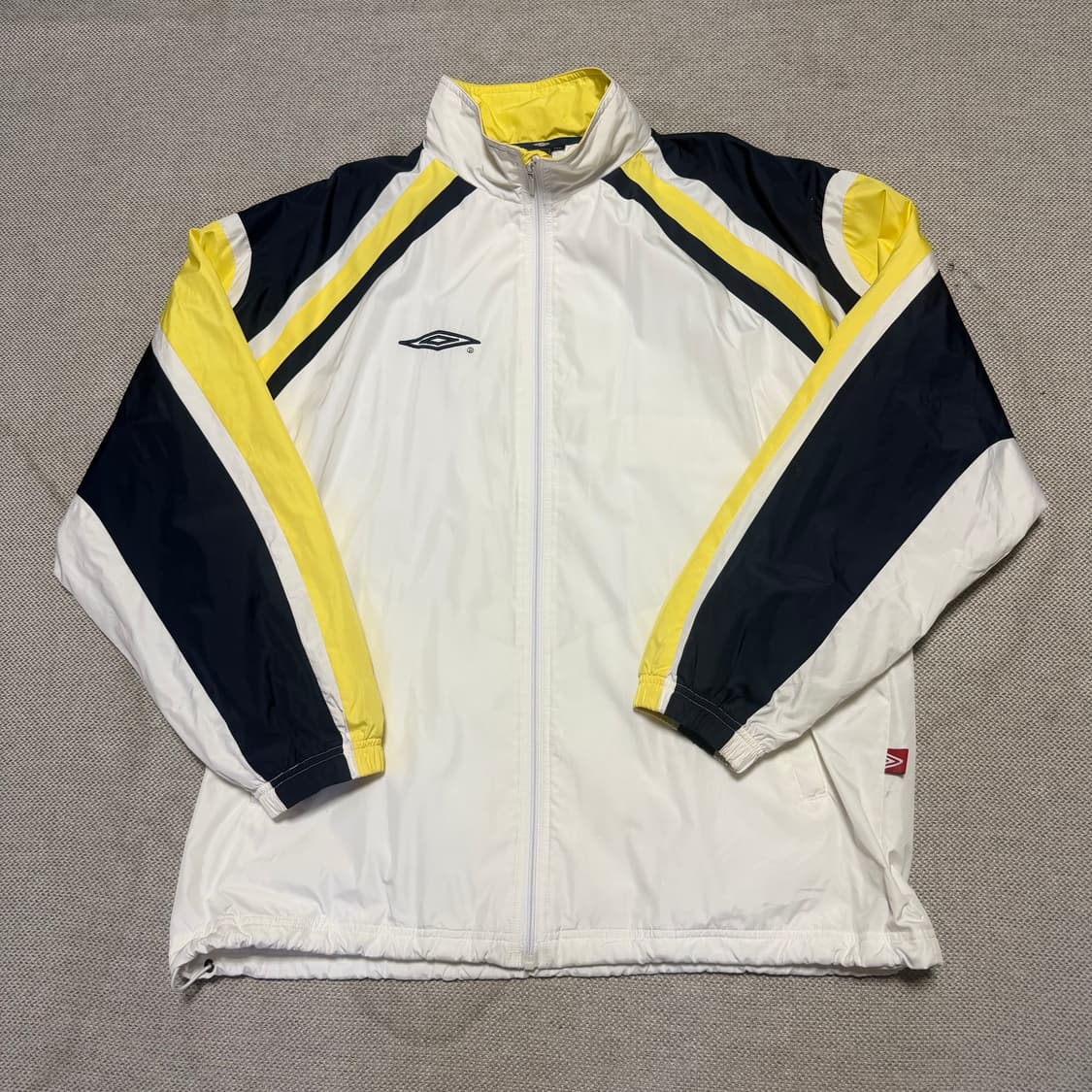 엄브로 올드스쿨 바람막이 상품이미지1